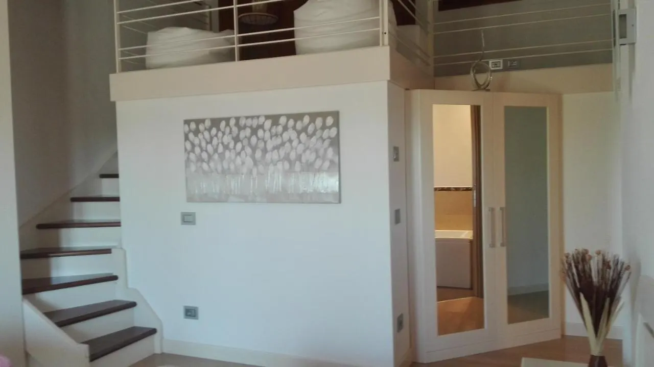 Casa Pergola 1 - Elegante Appartamento Per 6 Persone - Fronte Piscina, Parking バルドリーノ