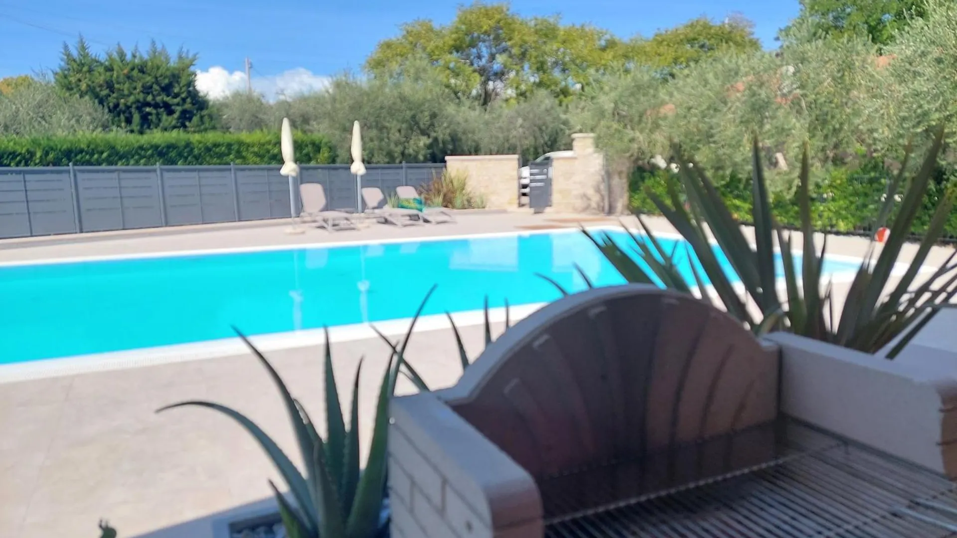 アパート Casa Pergola 1 - Elegante Appartamento Per 6 Persone - Fronte Piscina, Parking バルドリーノ