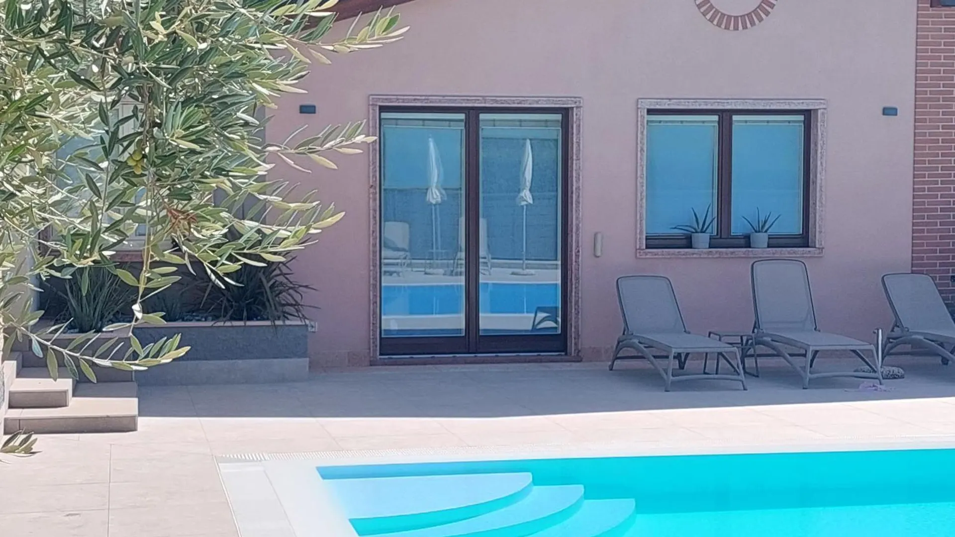 Casa Pergola 1 - Elegante Appartamento Per 6 Persone - Fronte Piscina, Parking バルドリーノ 0*,