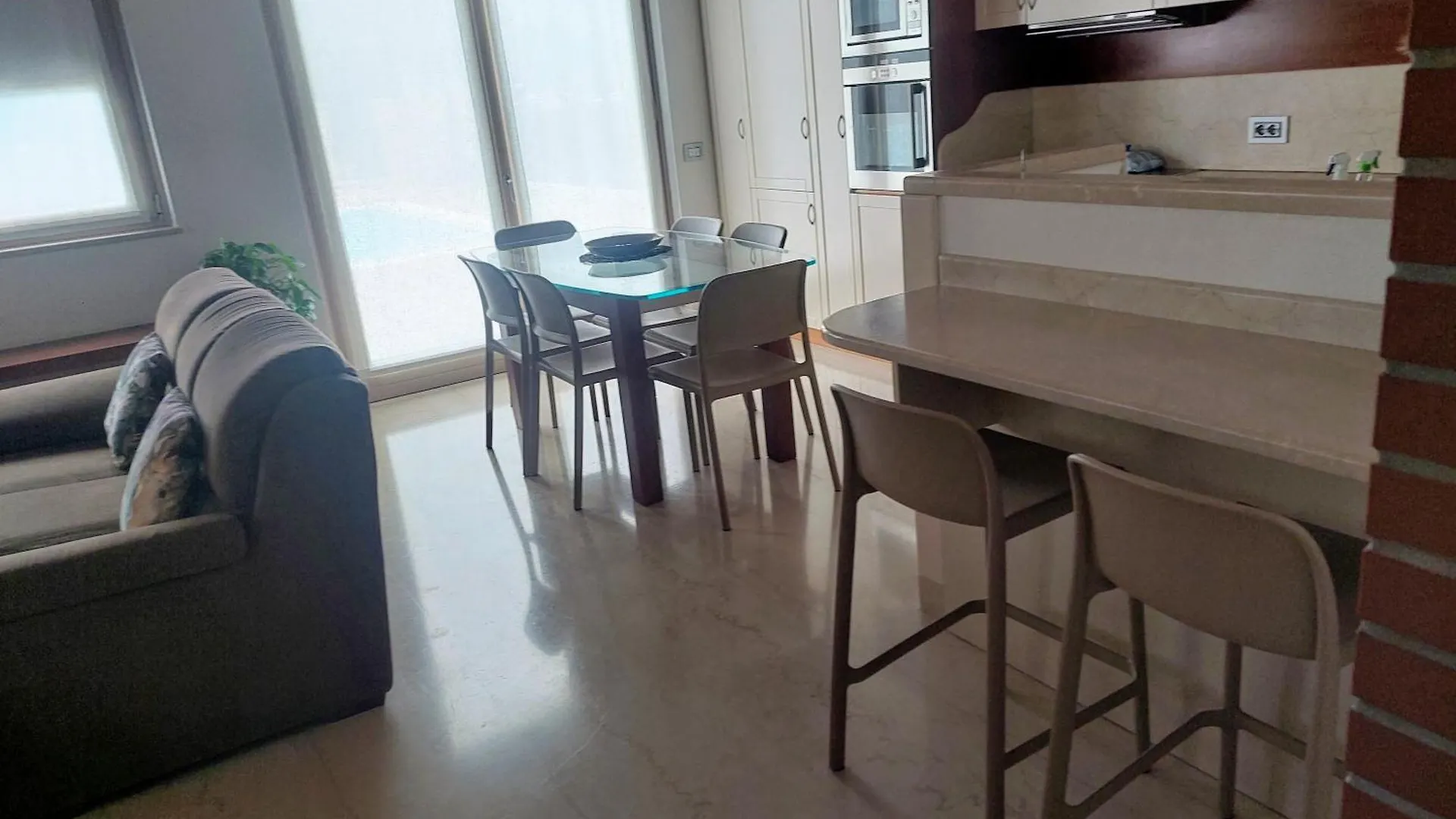 Casa Pergola 1 - Elegante Appartamento Per 6 Persone - Fronte Piscina, Parking バルドリーノ アパート
